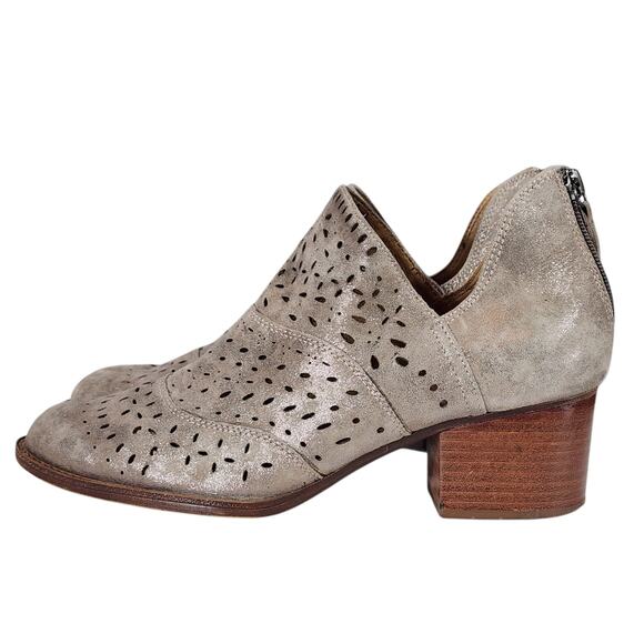 Sofft Ankle Boot Booties sz 10M Women Wyoming Taupe Laser Cut Leather 2" Western - Picture 3 of 12